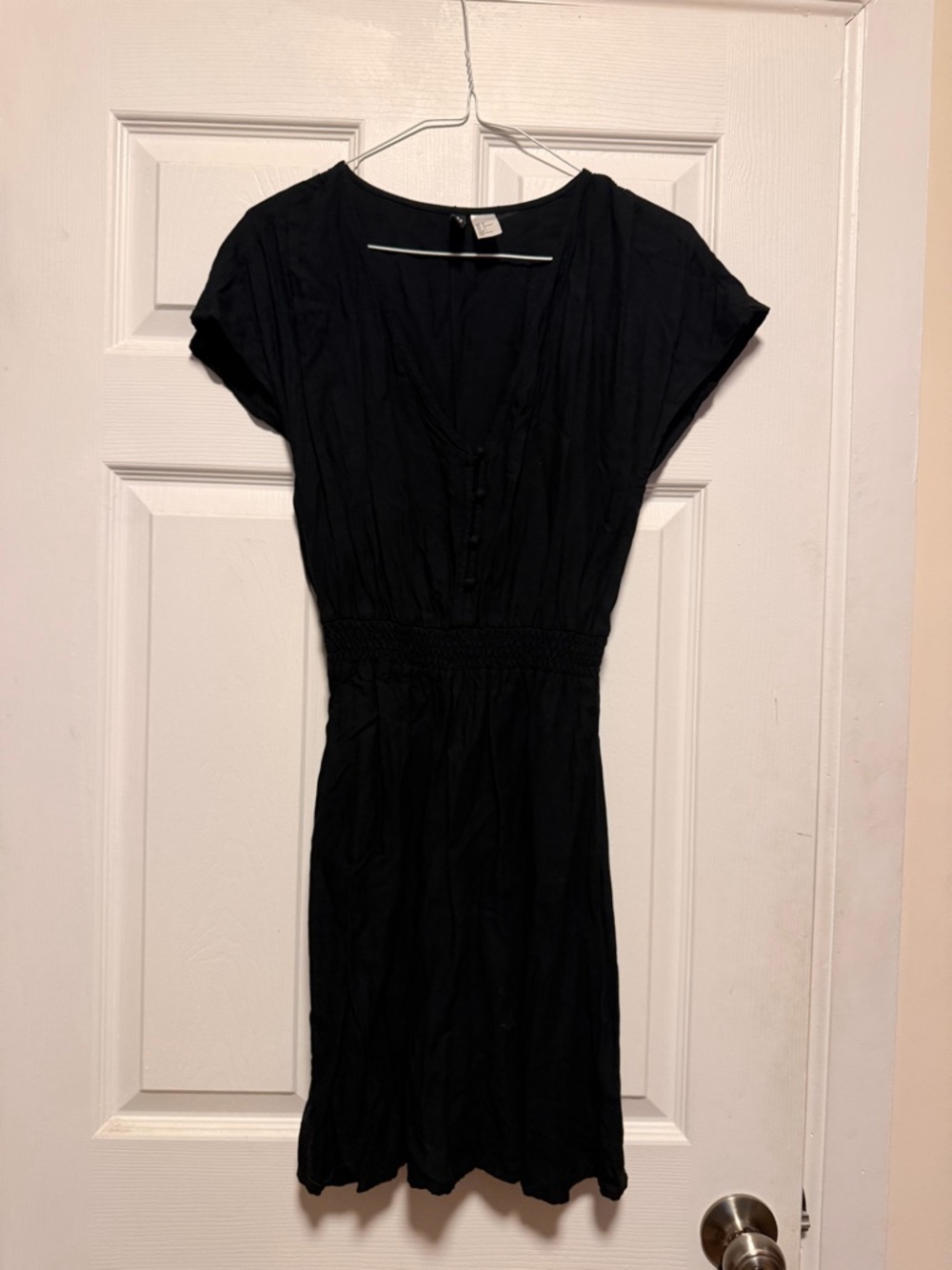 H&M Black Short Sleeve V-Neck Mini Dress